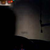 Jakie są najważniejsze zasady bezpiecznego poruszania się po autostradzie nocą?