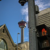 Jakie są najważniejsze wskazówki dotyczące bezpiecznej jazdy w mieście?