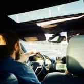 Sposoby na rozpoznanie kierowcy pod wpływem używek na drodze.