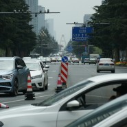 Jakie są zasady bezpiecznego włączania się do ruchu? Jakie są zasady bezpiecznego włączania się do ruchu?