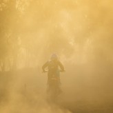 Jakie są najnowsze techniki jazdy w czasie burz piaskowych?