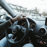 Jak adaptować technikę jazdy do zmieniających się warunków atmosferycznych?